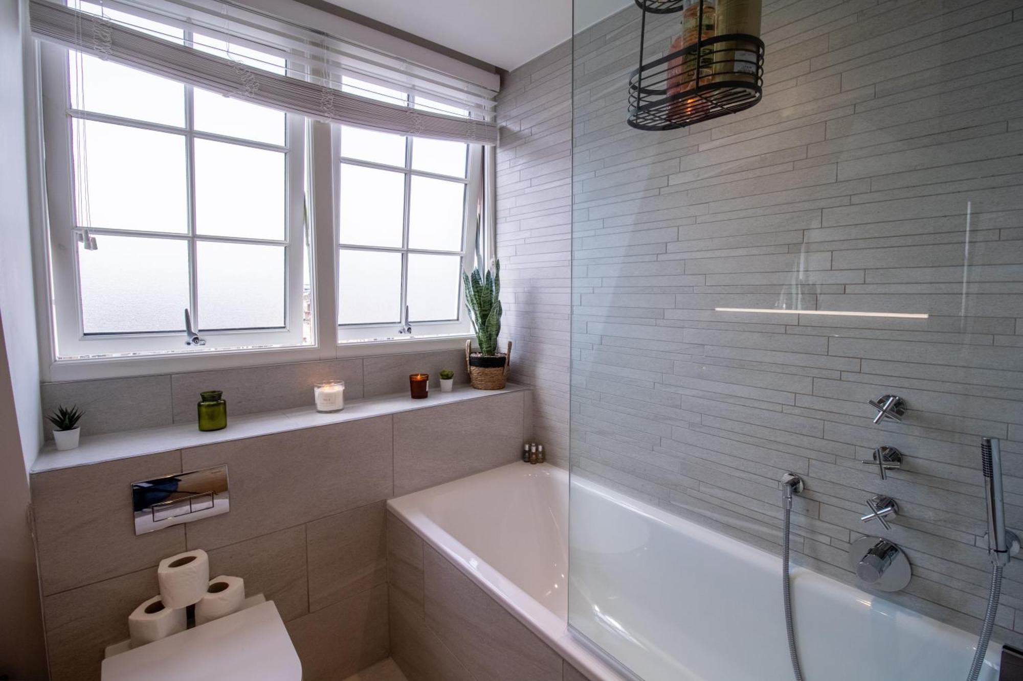 Luxurious 1-Bedroom Penthouse In Marble Arch 71 ลอนดอน ภายนอก รูปภาพ