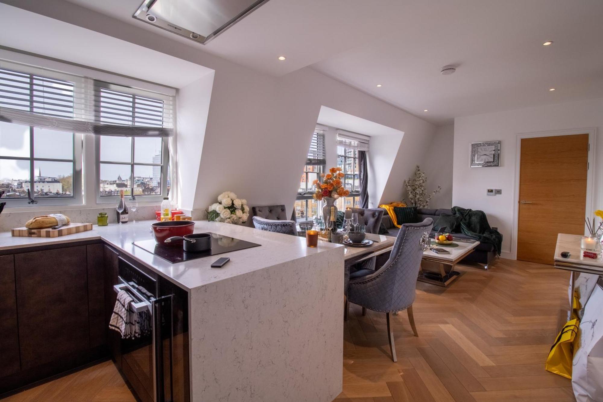 Luxurious 1-Bedroom Penthouse In Marble Arch 71 ลอนดอน ภายนอก รูปภาพ
